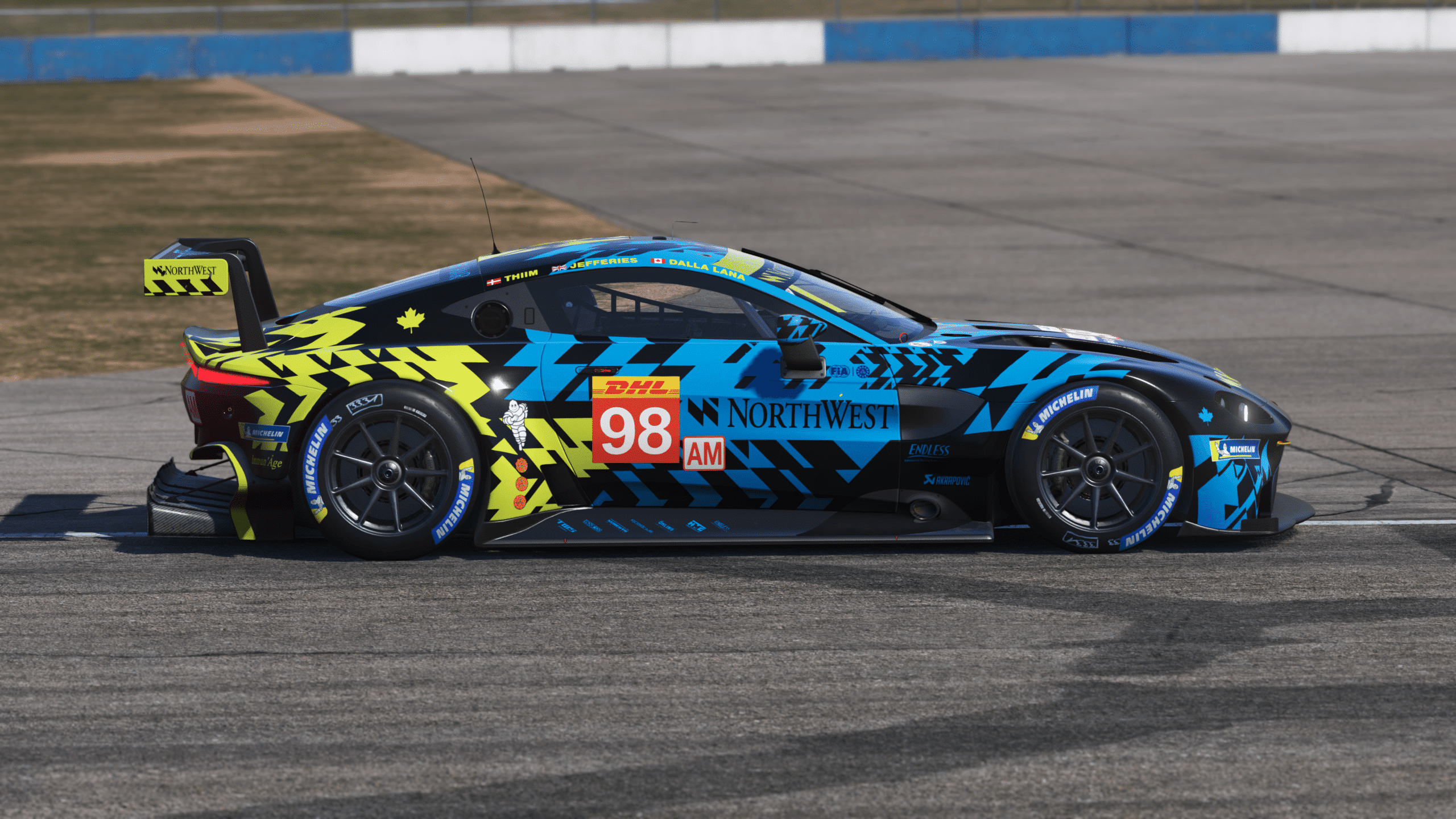 Aston Martin Vantage AMR